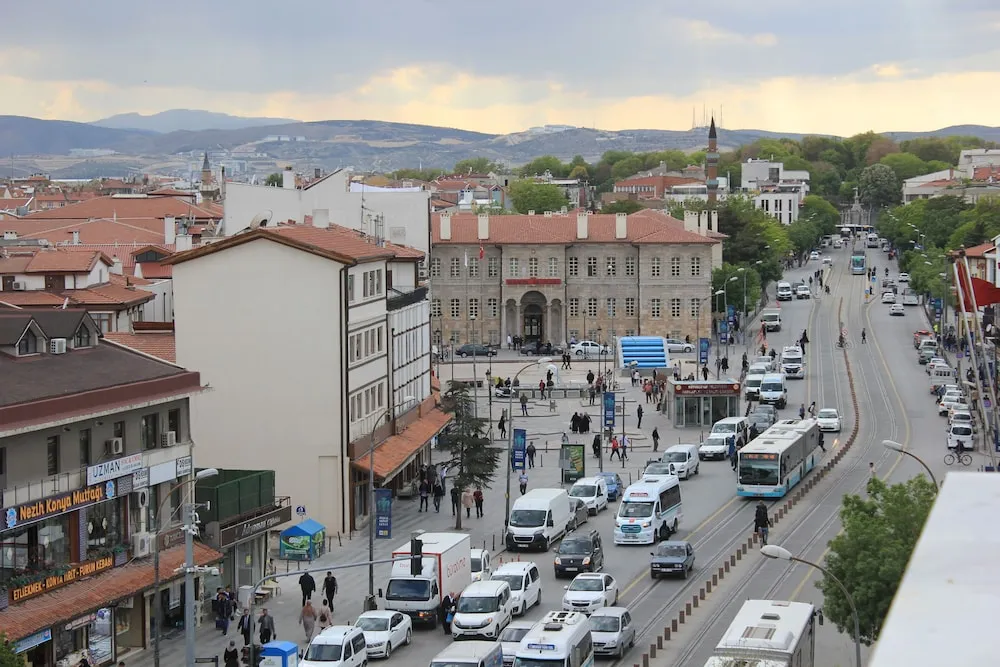 Standard Oda, 1 Büyük (Queen) Boy Yatak, Sigara İçilmez, Şehir Manzaralı