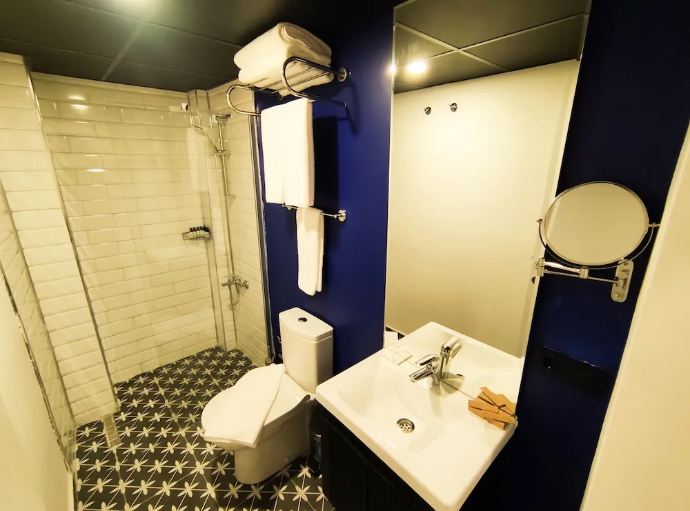 Standard Oda, 1 Büyük (Queen) Boy Yatak, Sigara İçilmez, Şehir Manzaralı