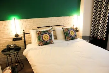 Think Hotel