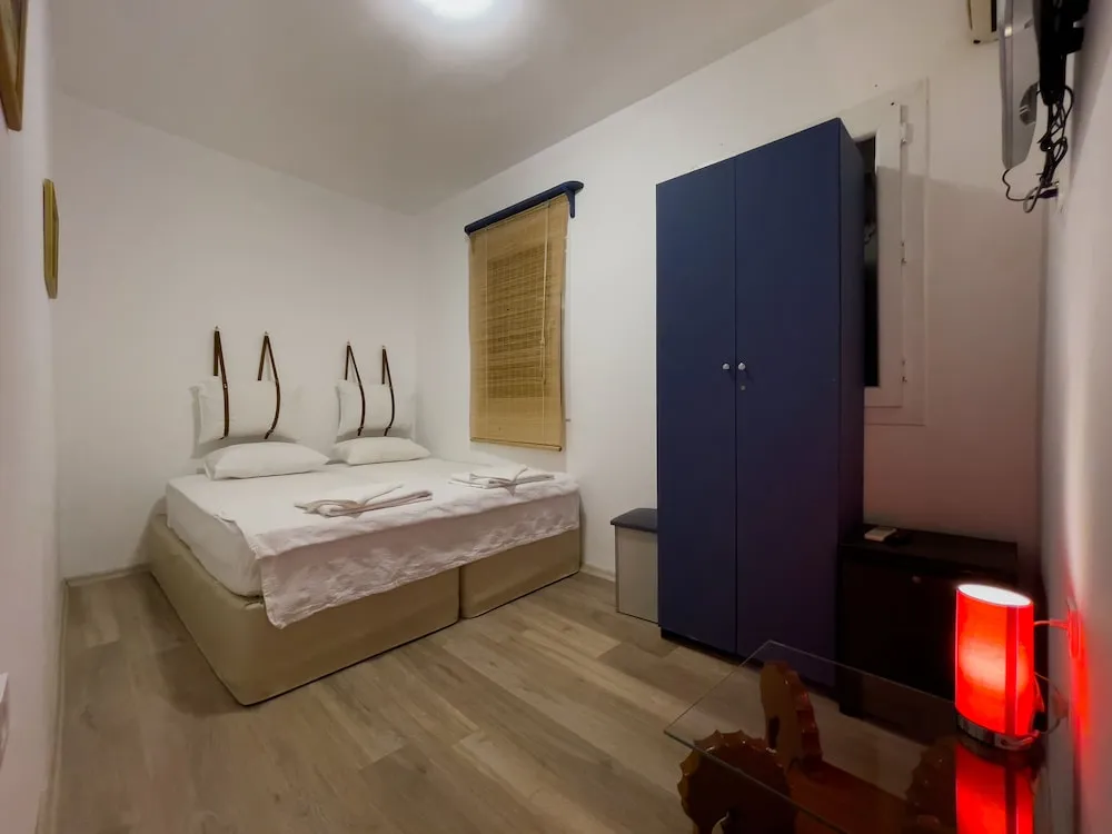 Basic Tek Büyük Yataklı Oda
