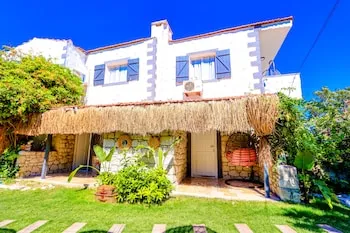 Zeren Alaçatı Butik Otel