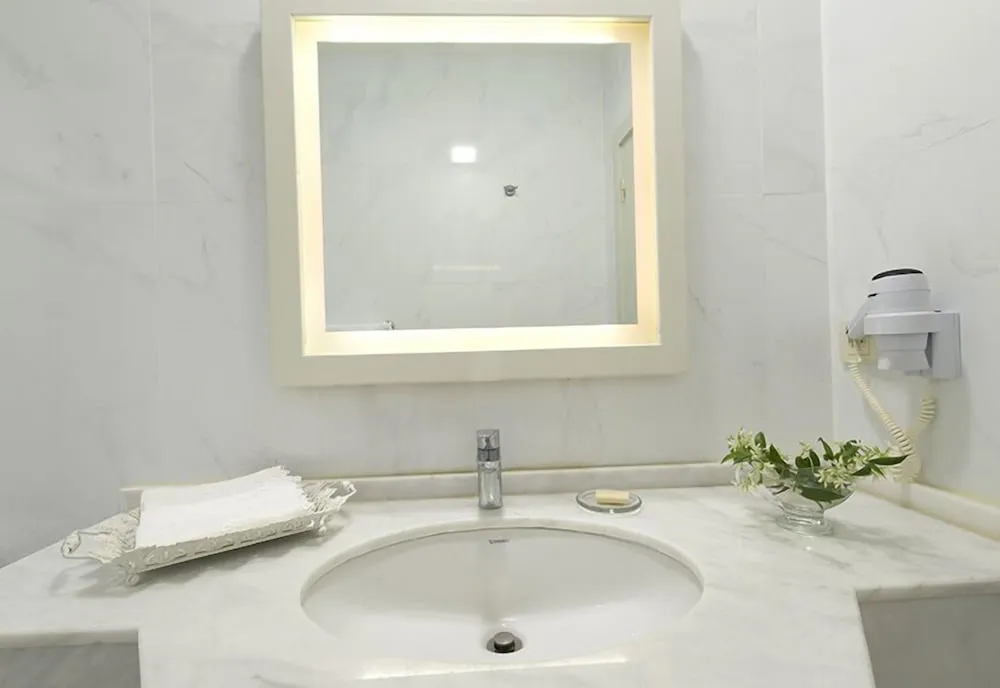 Classic Tek Büyük Yataklı Oda