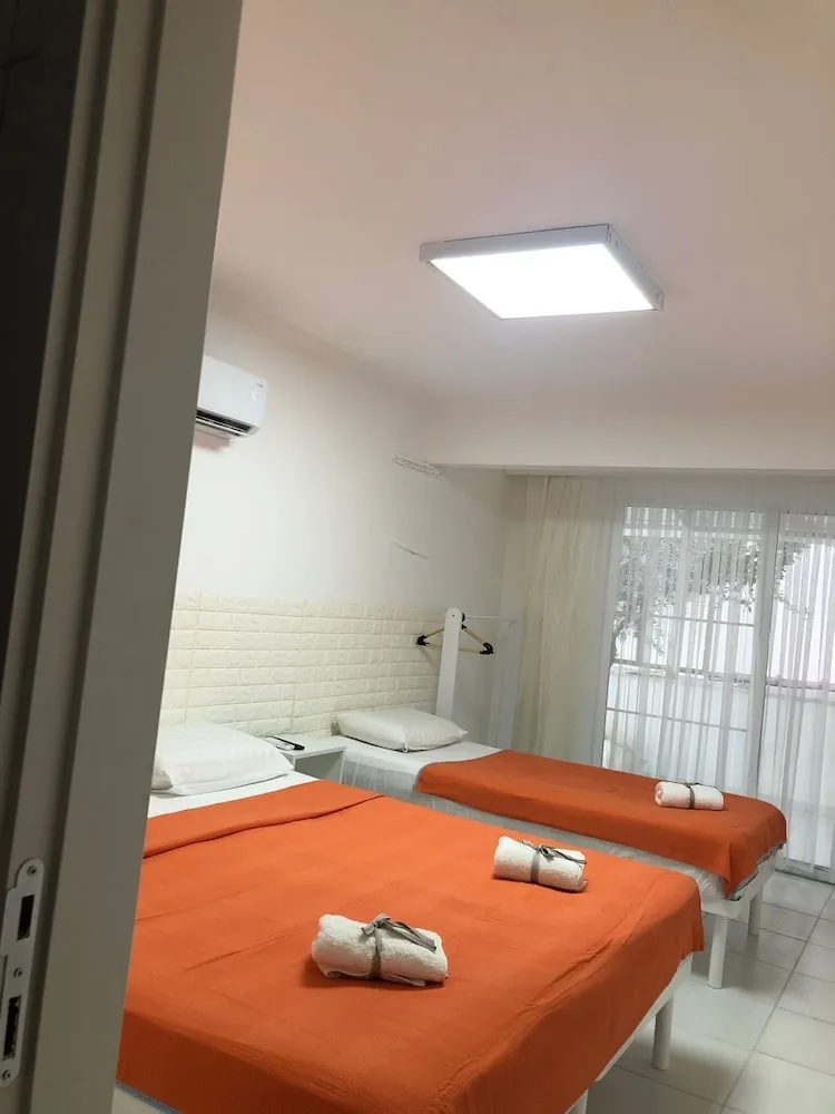 Üç Kişilik Oda