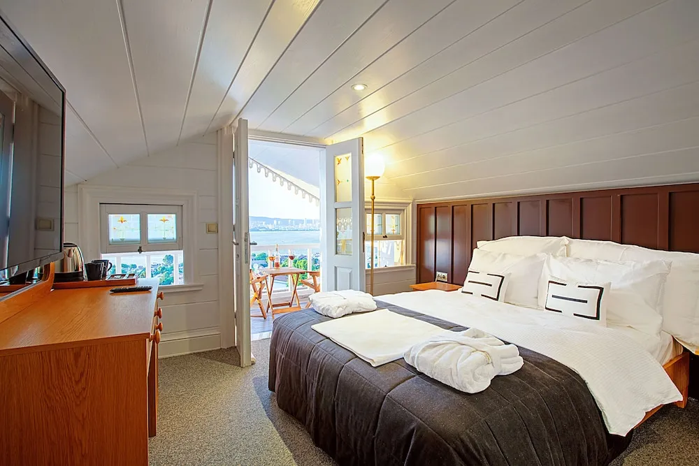 Panoramic Penthouse - Balcony, Sea View, Rome Suite