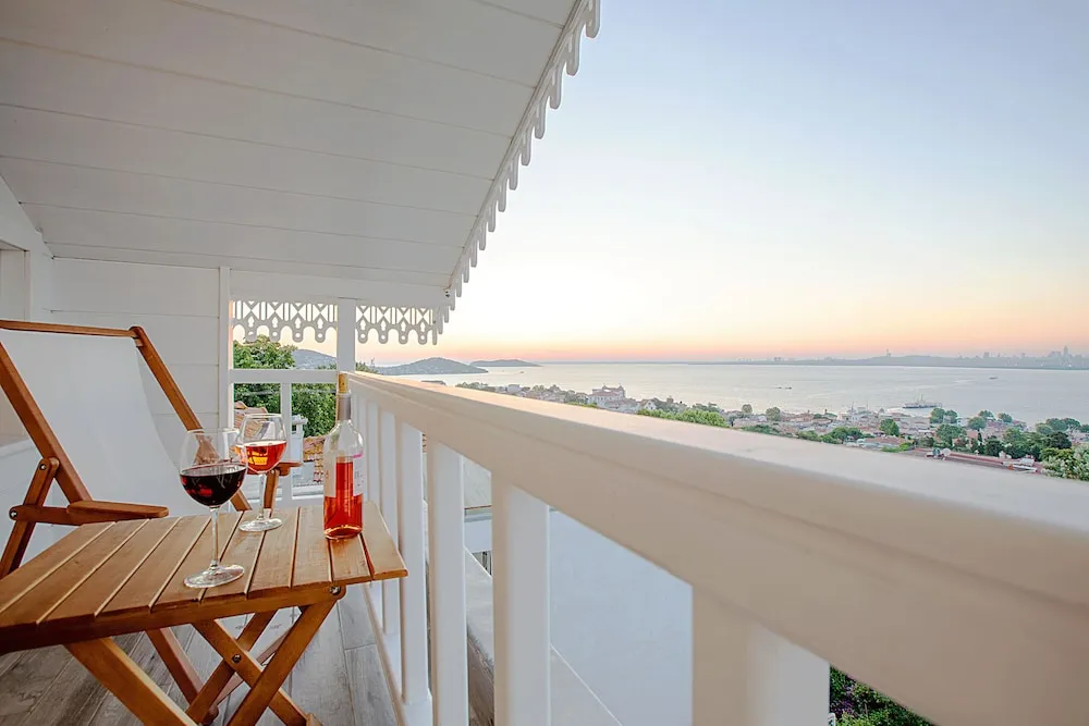 Panoramic Penthouse - Balcony, Sea View, Rome Suite