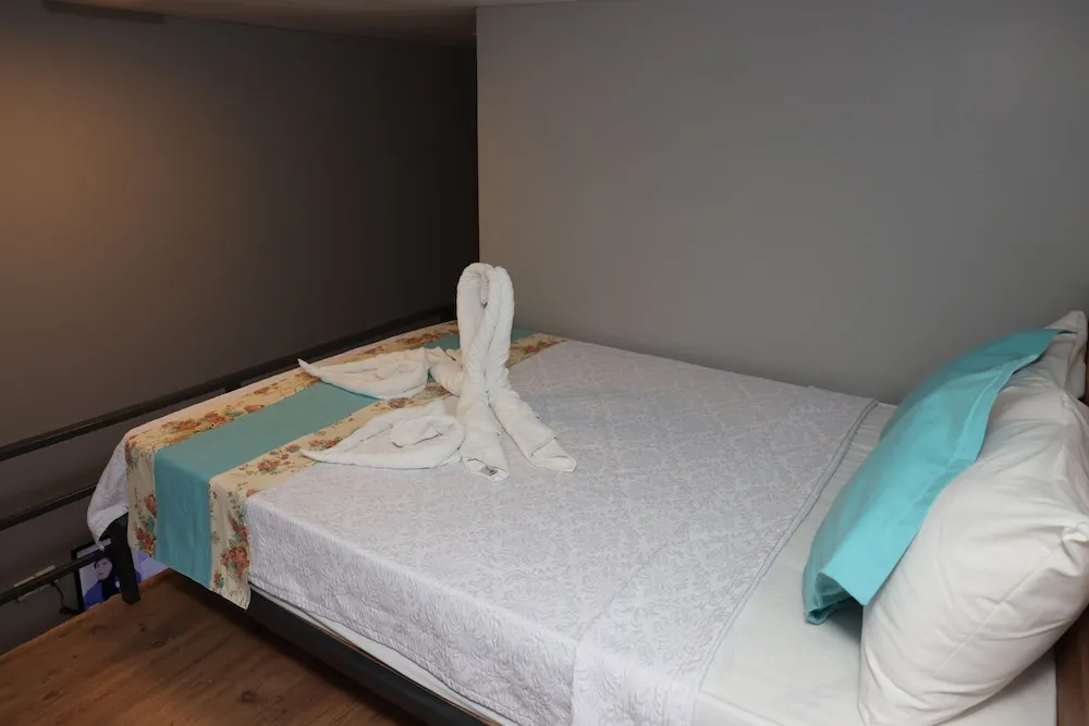 Deluxe Tek Büyük Yataklı Oda