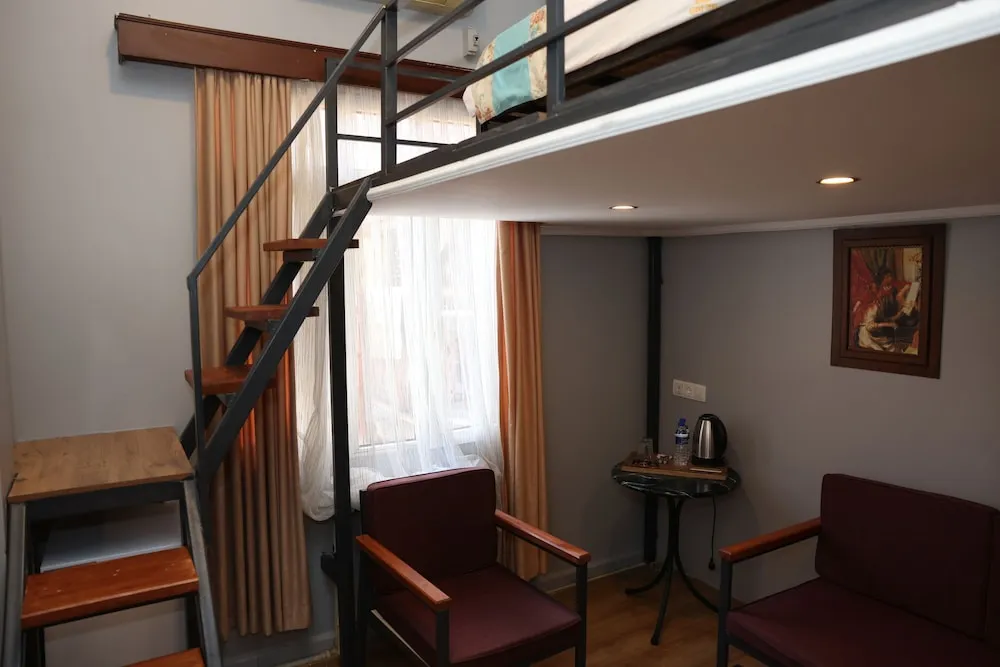 Deluxe Tek Büyük Yataklı Oda