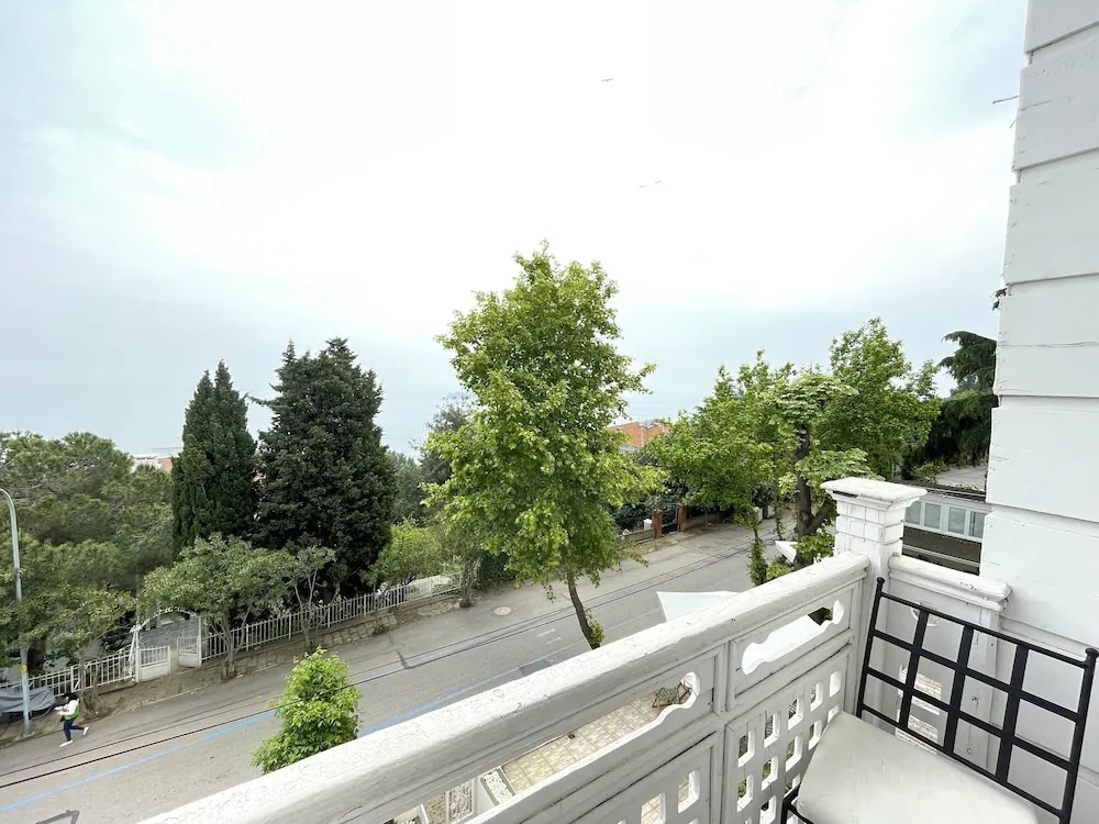 Deniz Manzarali Balkonlu Oda