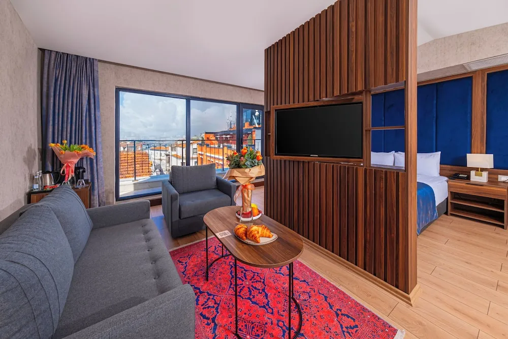 King Suite with Sea View