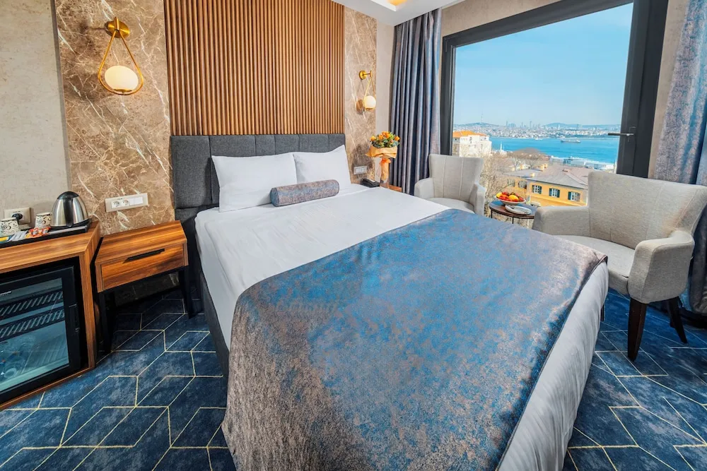 Standard Tek Büyük veya İki Ayrı Yataklı Oda, Deniz Manzaralı