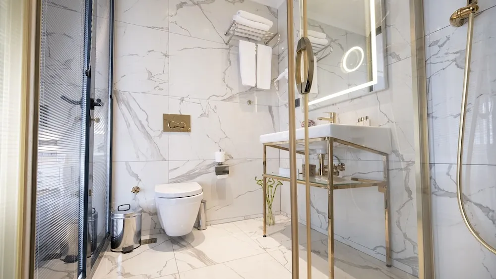 Penthouse Suite Room with Sea View and Private Jacuzzi