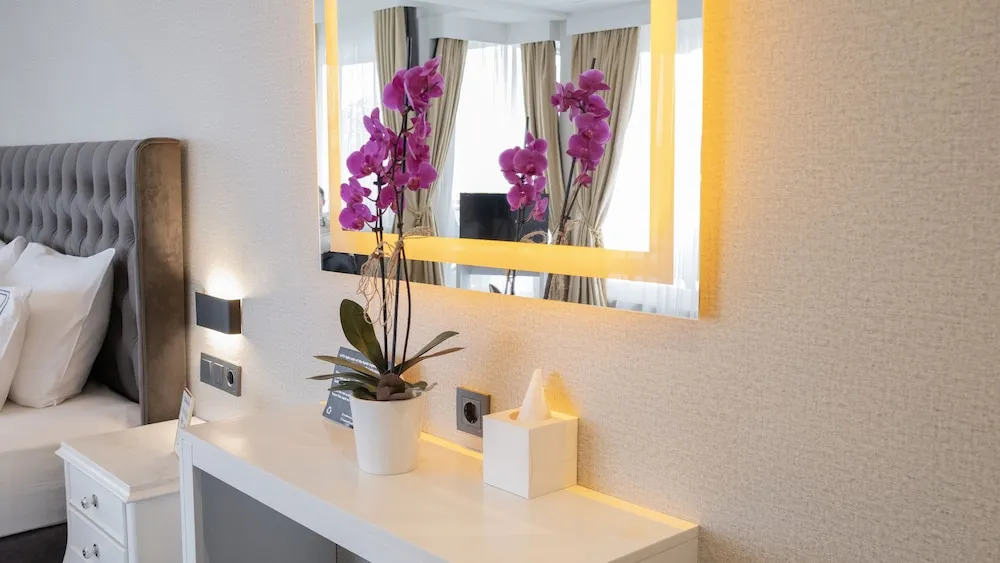 Penthouse Suite Room with Sea View and Private Jacuzzi