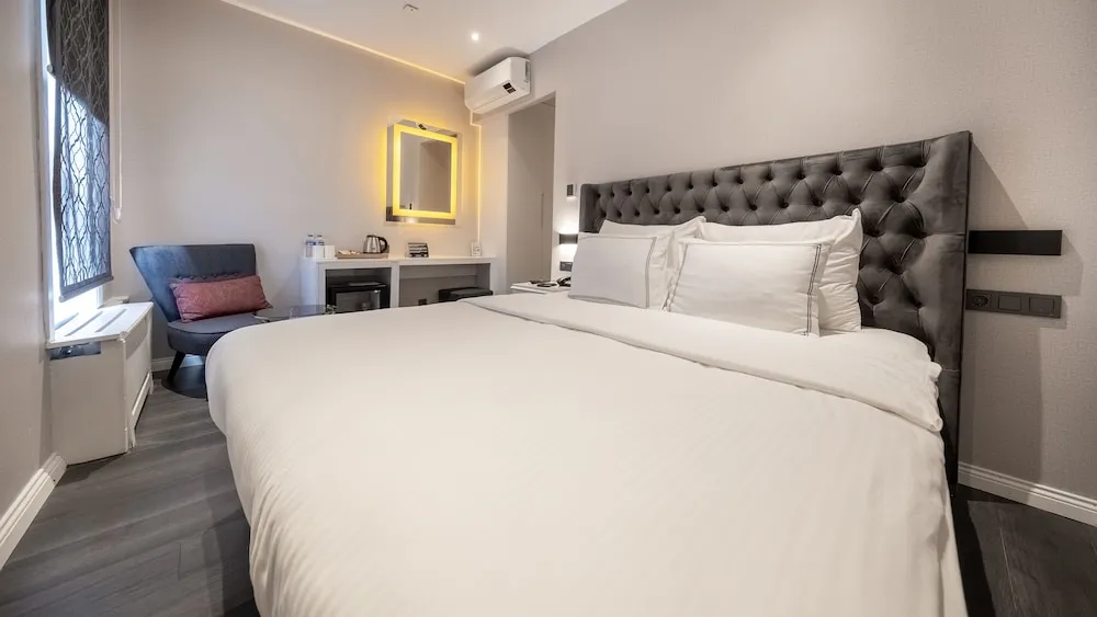 Deluxe Studio Room with Garden View