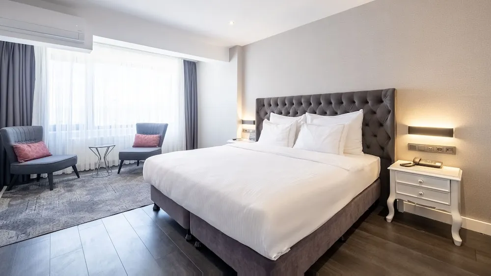 Deluxe Studio Room with Garden View