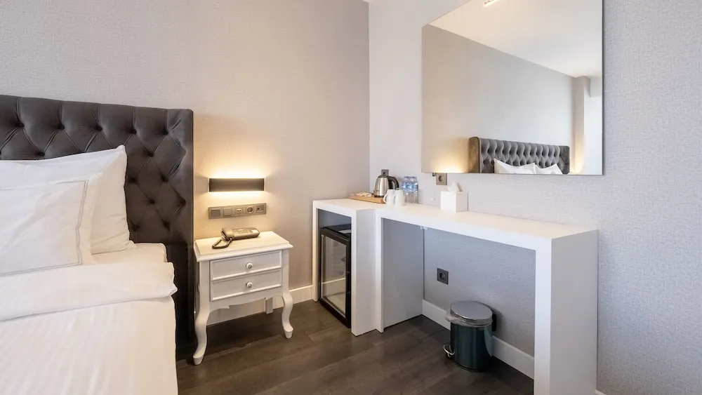 Deluxe Studio Room with Garden View