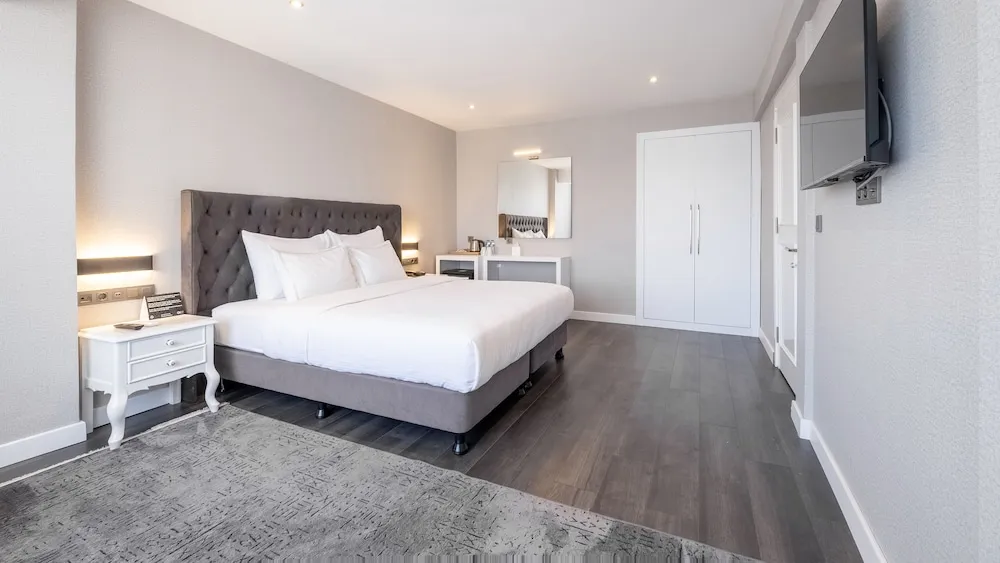 Deluxe Studio Room with Sea View
