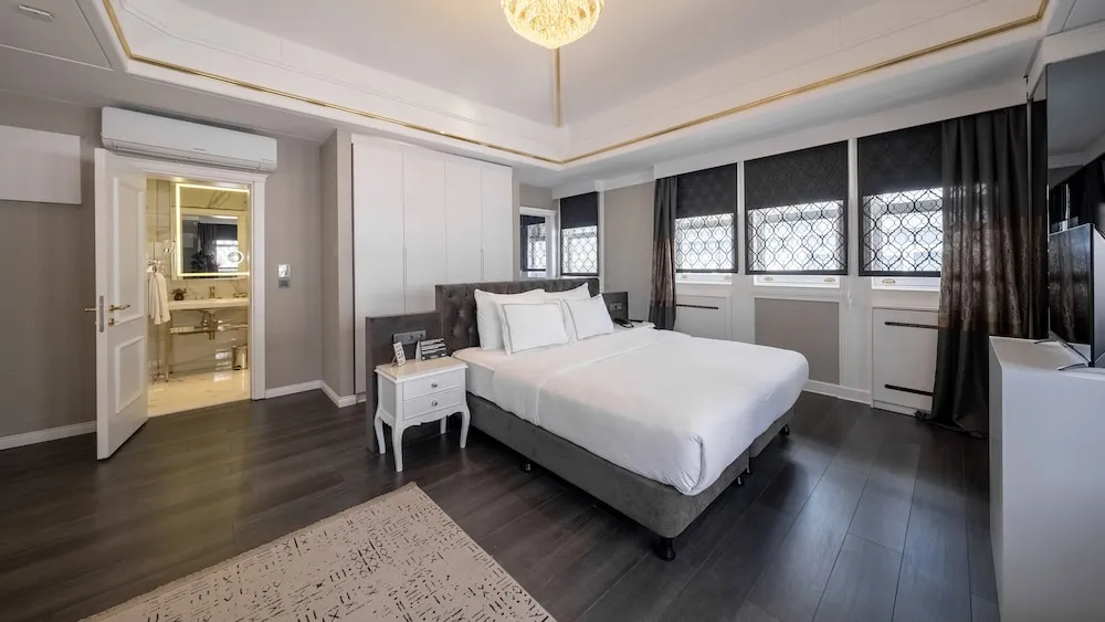 Family Room with City View
