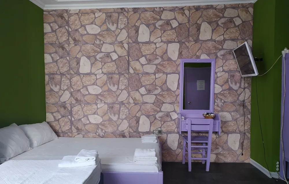 Lilac Room