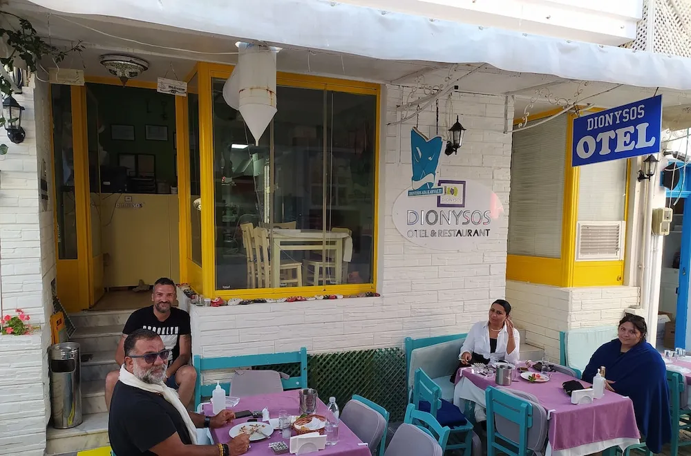 Konaklama yerinin ön cephesi