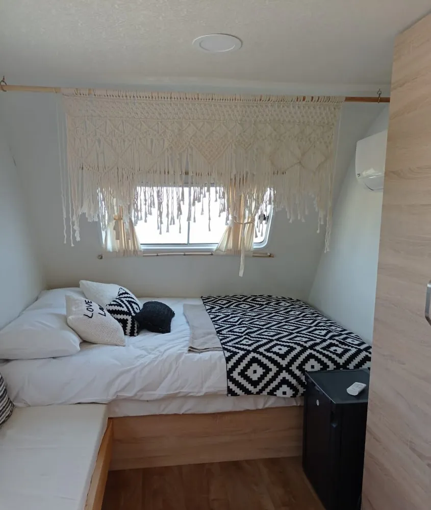 Design Tek Büyük Yataklı Oda