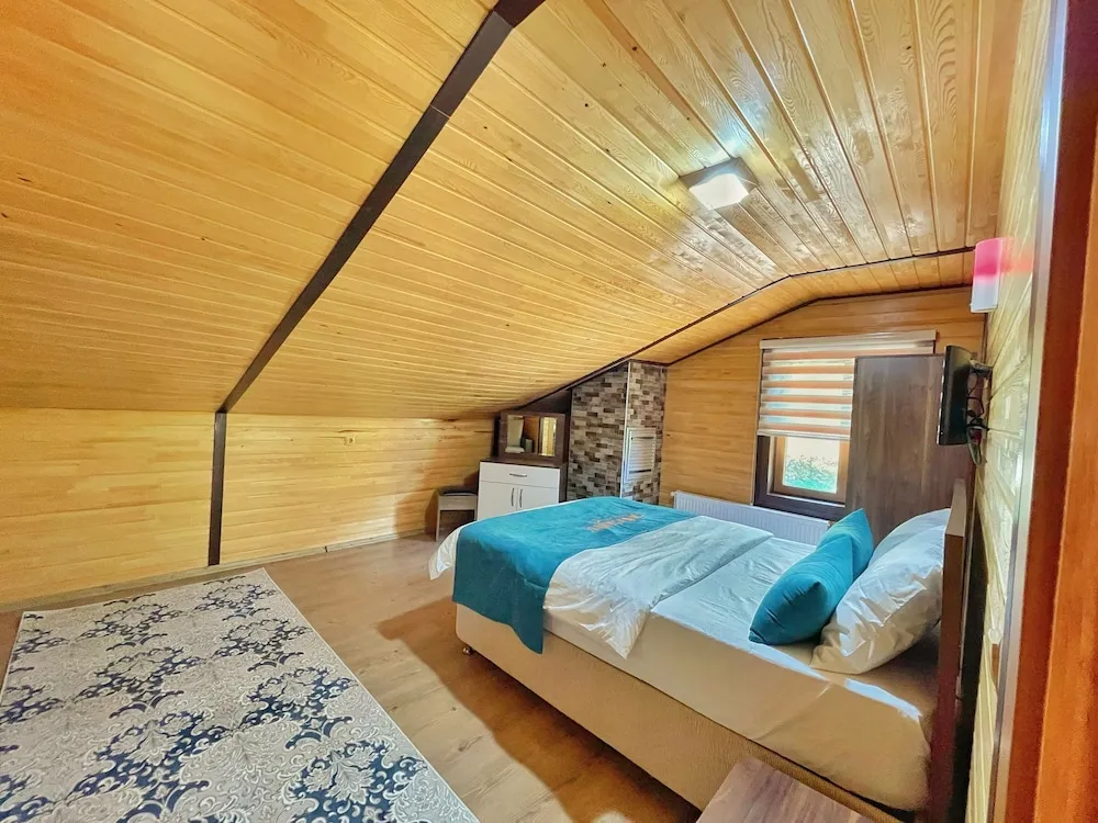 Deluxe Çatı Katı Süiti (Penthouse), Göl Manzaralı