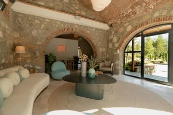 Izz Getaway – Adults Only