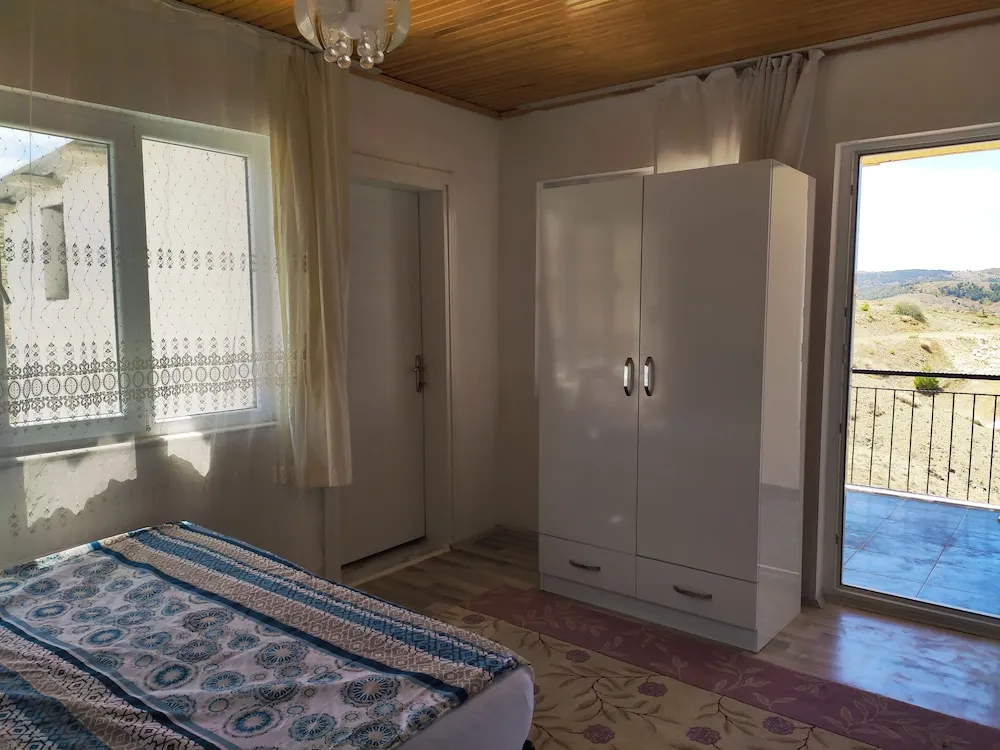 Comfort Tek Büyük veya İki Ayrı Yataklı Oda