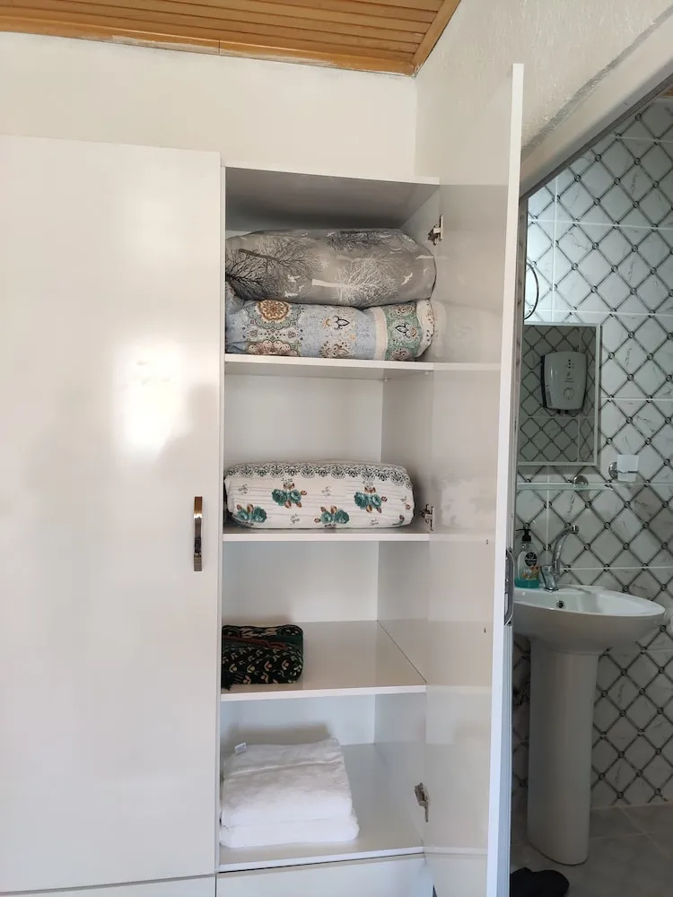 Comfort Tek Büyük veya İki Ayrı Yataklı Oda