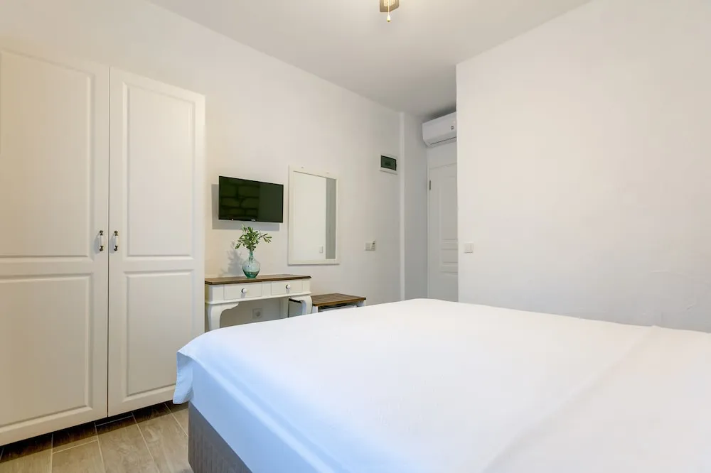 Standard Tek Büyük veya İki Ayrı Yataklı Oda