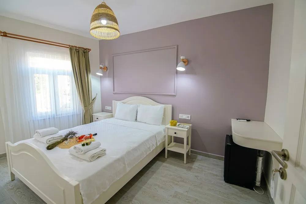 Comfort Tek Büyük Yataklı Oda