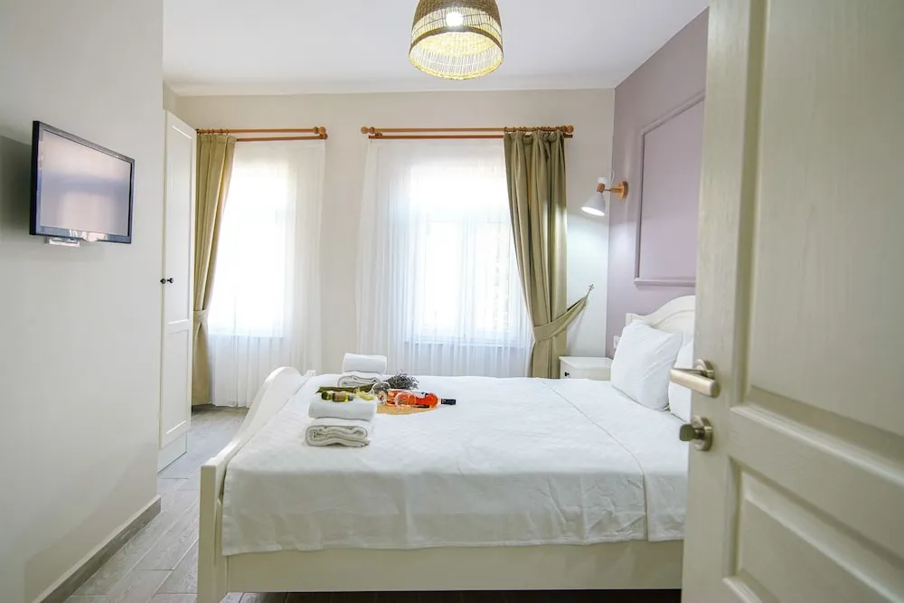 Comfort Tek Büyük Yataklı Oda