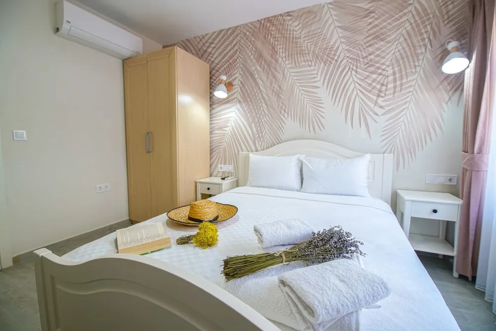 Honeymoon Tek Büyük Yataklı Oda