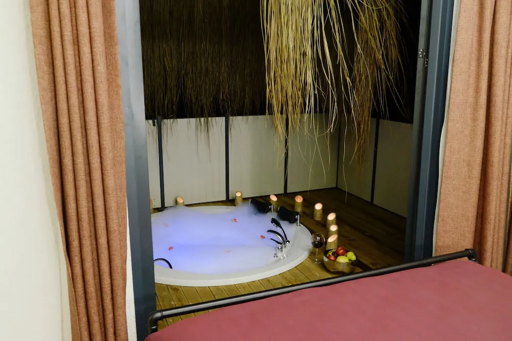 Luxury Oda