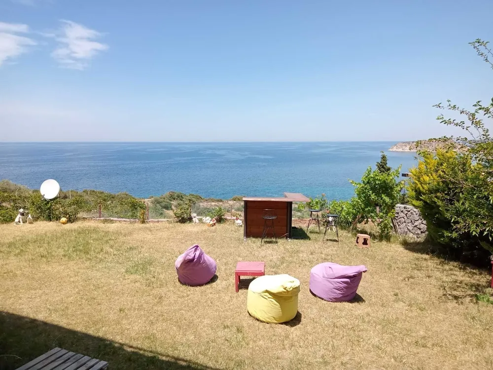 Tek Buyuk Yatakli Iki Kisilik Manzarali Oda