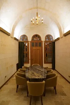 Evanthia Cave Suites