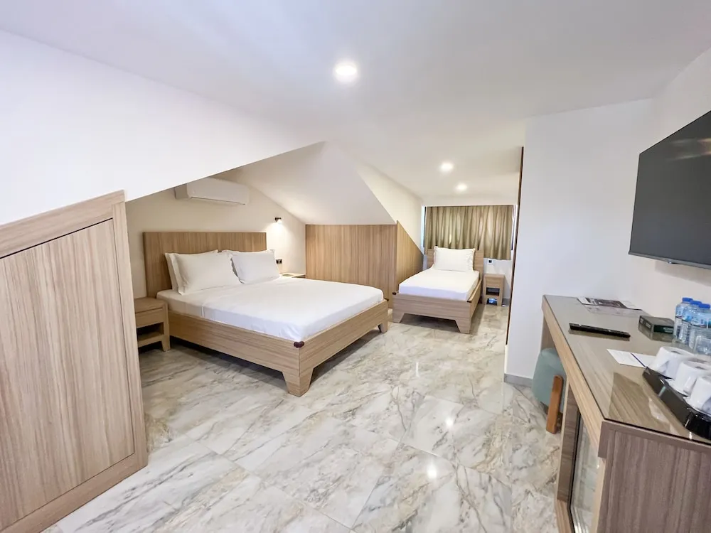 Comfort Üç Kişilik Oda, Birden Çok Yatak, Sigara İçilmez, Şehir Manzaralı