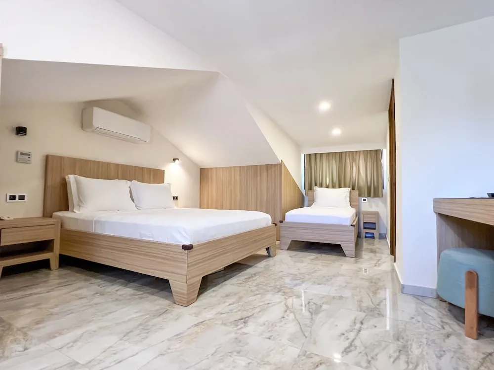 Comfort Üç Kişilik Oda, Birden Çok Yatak, Sigara İçilmez, Şehir Manzaralı
