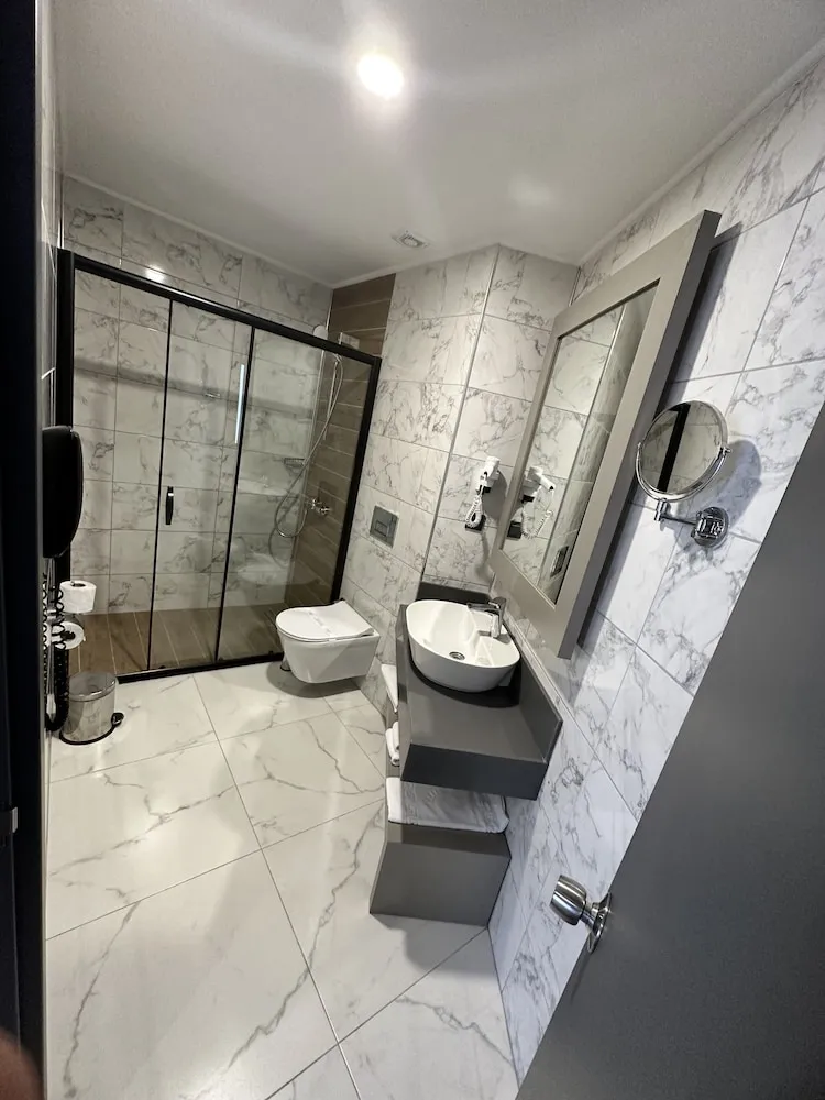 Standard Tek Büyük veya İki Ayrı Yataklı Oda