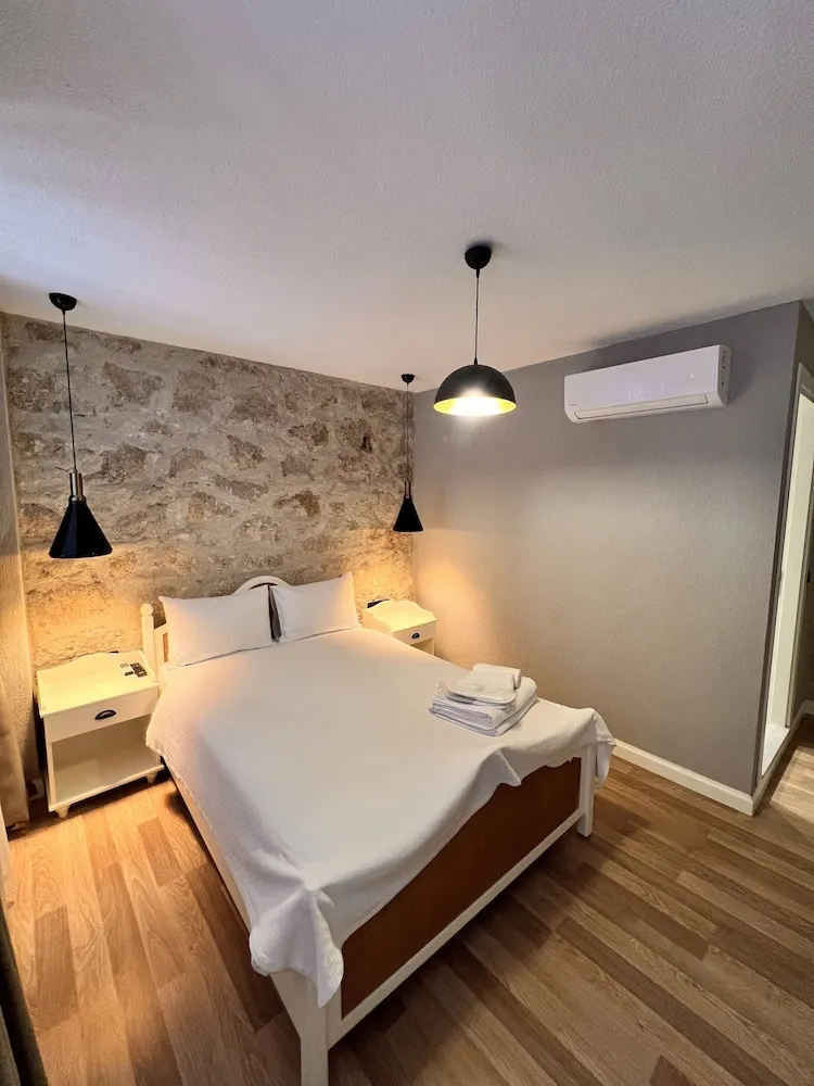 Rosa Deluxe Room