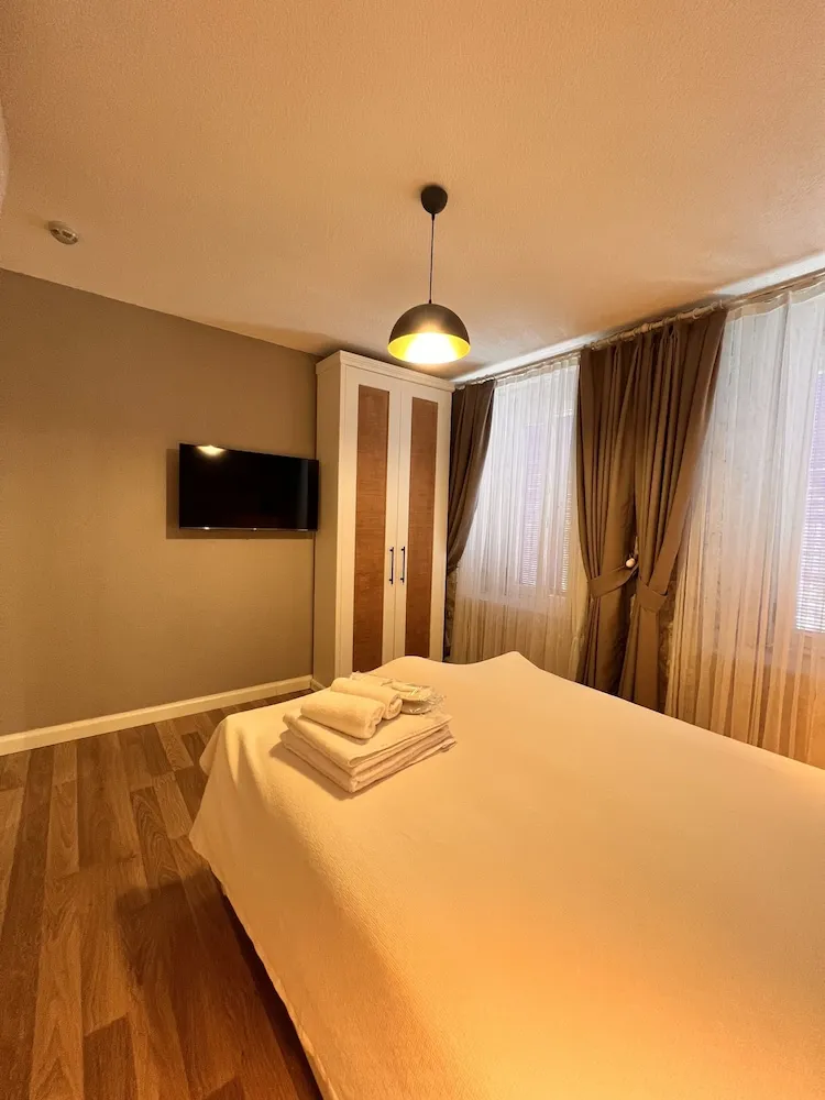 Rosa Deluxe Room