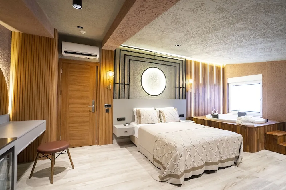 King Deluxe Room with Jacuzzi