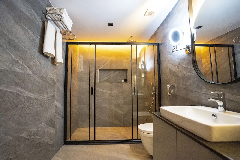 King Deluxe Room with Jacuzzi