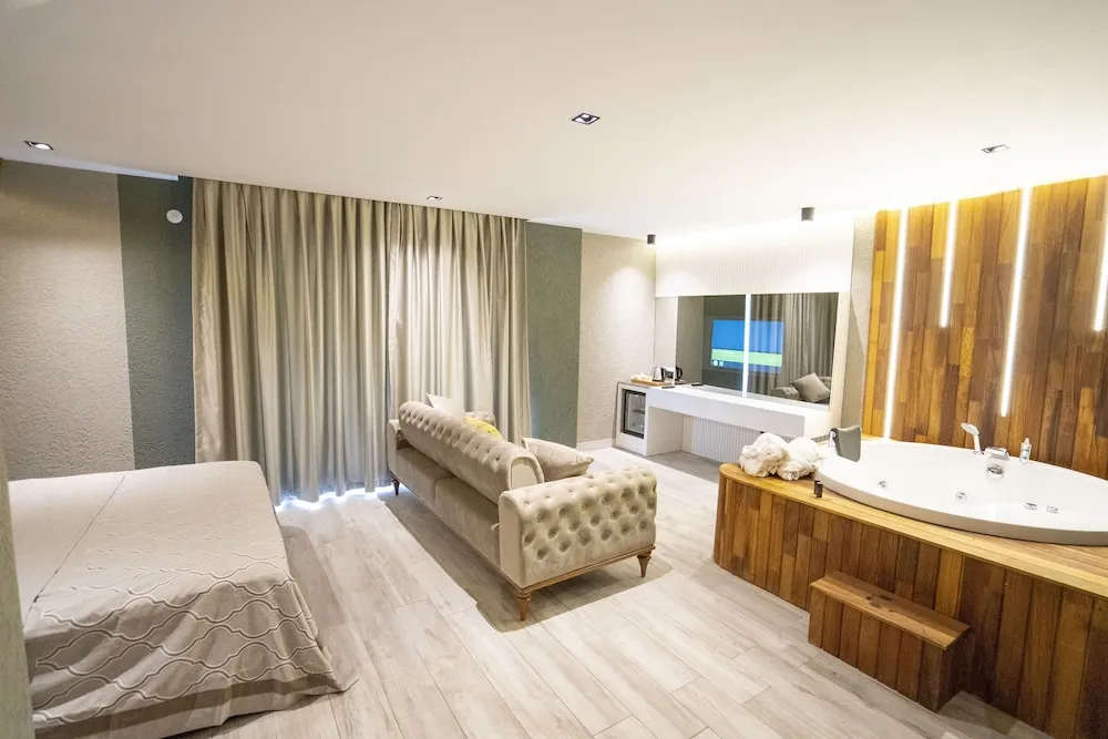 Garden Deluxe Room with Jacuzzi