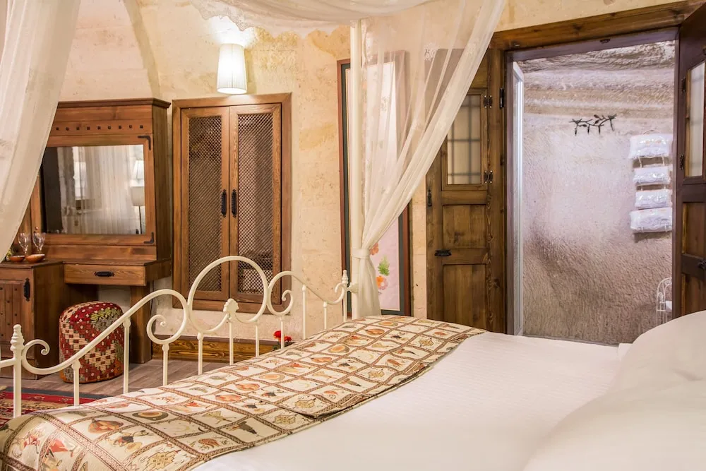 Superior Stone or Cave Room
