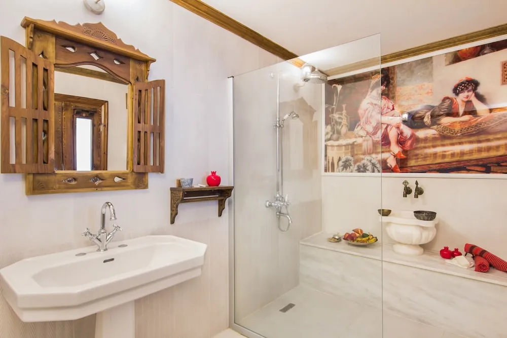Deluxe Stone Room
