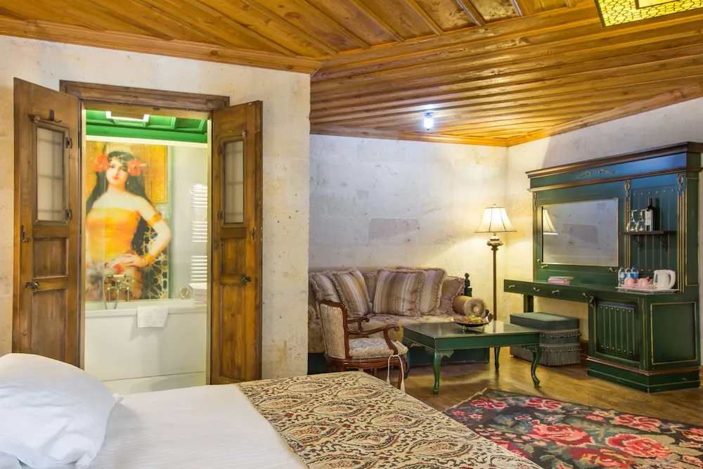 Deluxe Stone Room