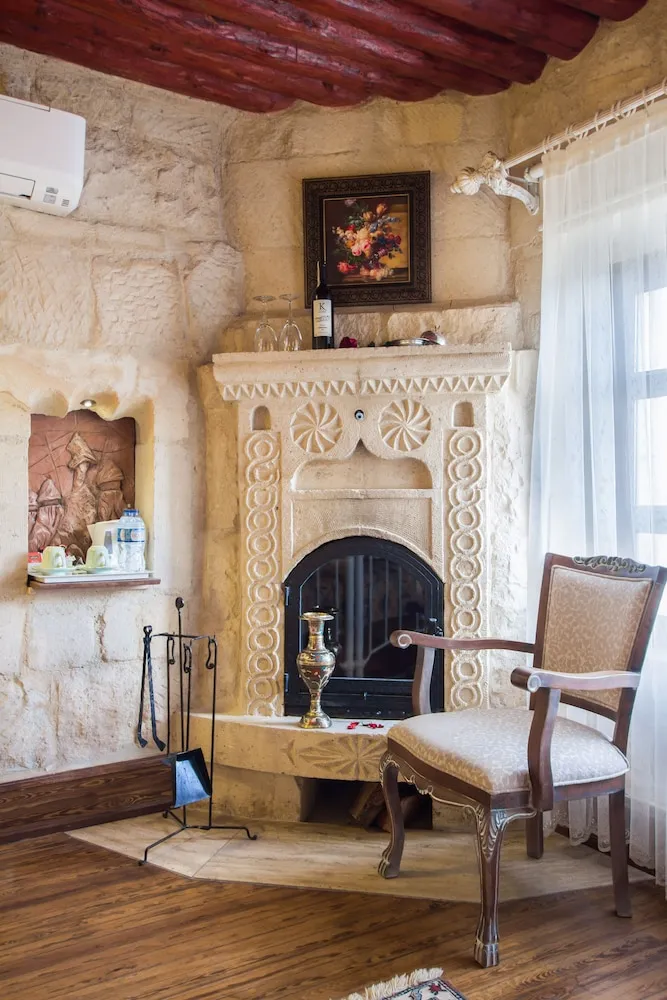 Deluxe Stone Room