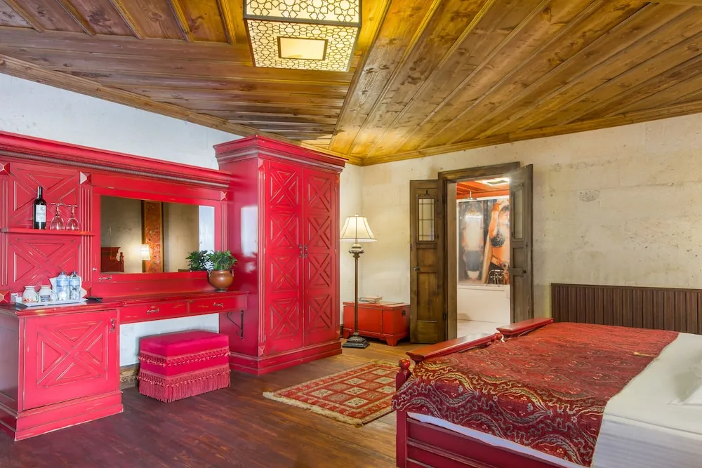 Deluxe Stone Room