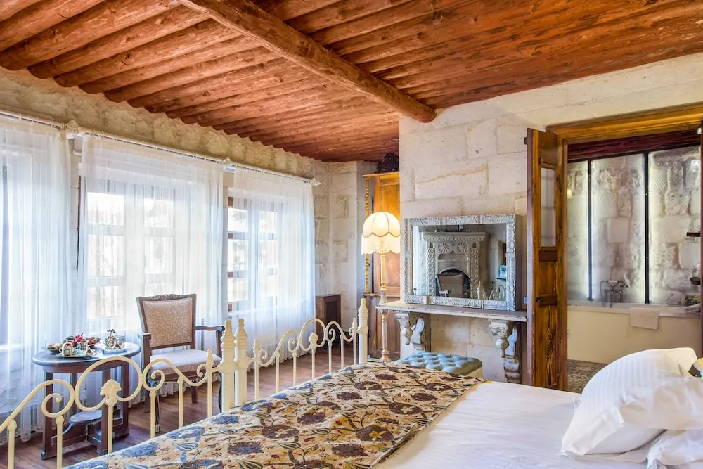 Deluxe Stone Room