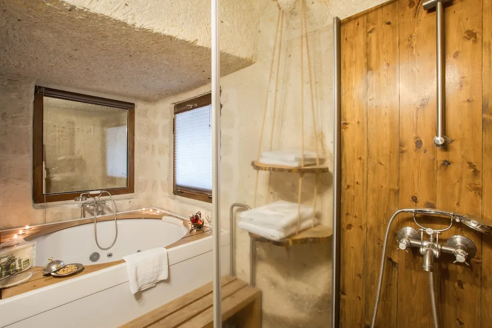 Deluxe Stone Room